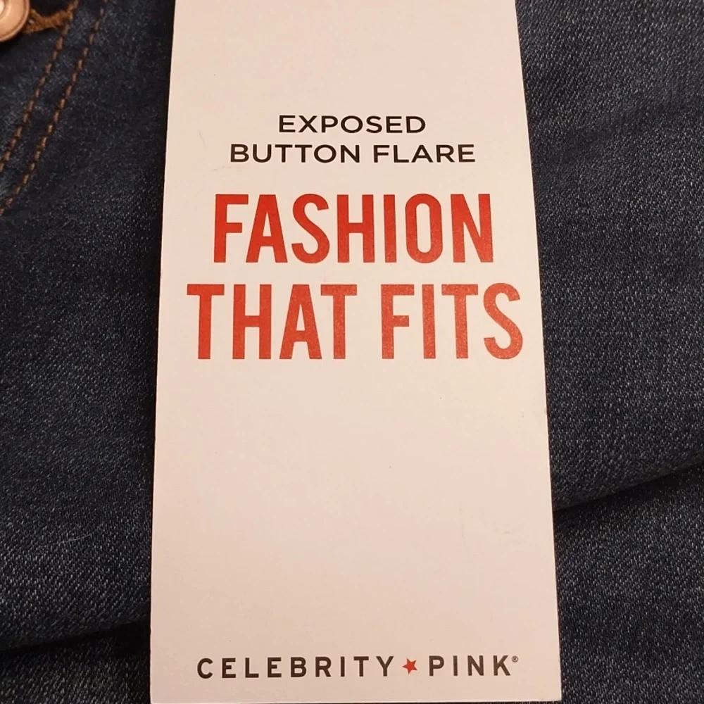 Celebrity Pink NWT Women's Exposed Button Flare Denim Jeans Size 15/32 Dark Wash - Picture 12 of 14